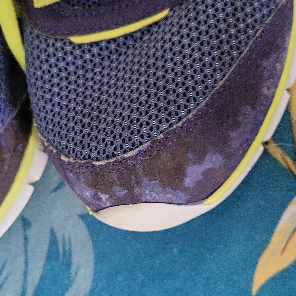 Reebok tennies - Picture 2 of 4